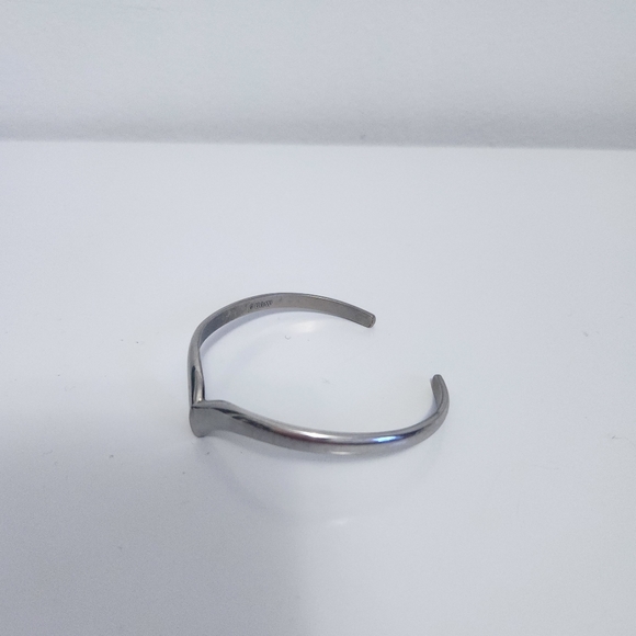 Vintage Silver Avon Chevron Bracelet - Picture 7 of 15